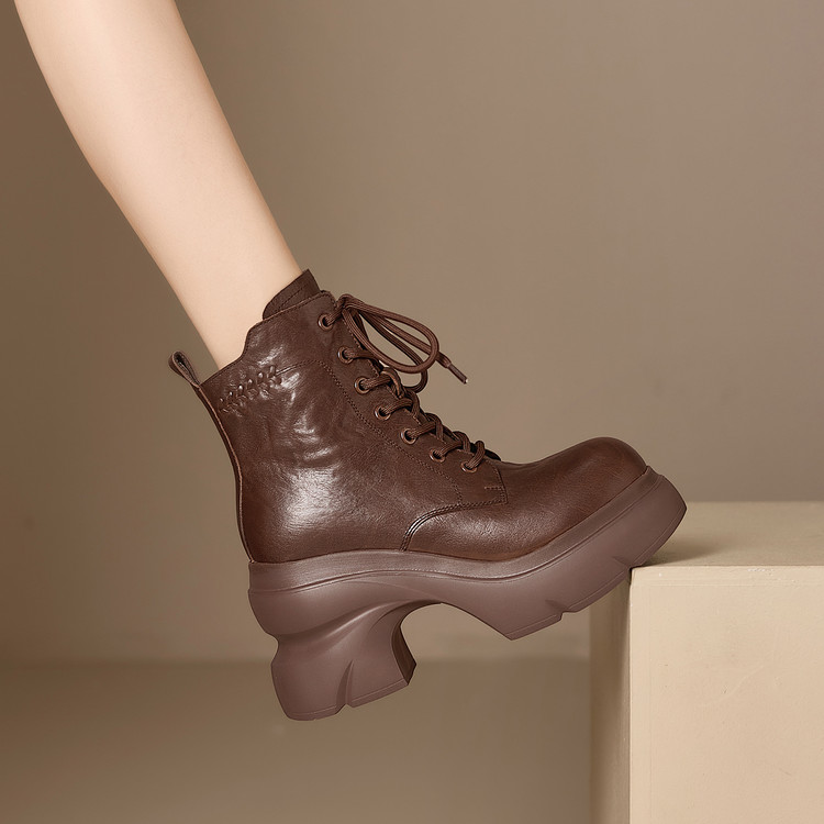 Women's Chelsea Boots in Top Grain Leather with Chunky High Heel - Style m.html
