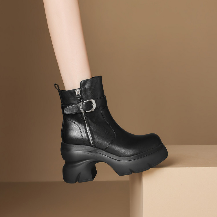 Women's Chelsea Boots in Top Grain Leather with Chunky High Heel - Style m.html